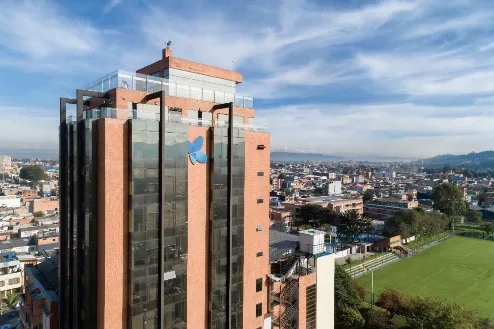 Clínica Santa María del Lago en Bogotá con servicios médicos y hospitalarios avanzados