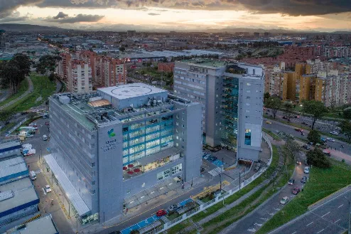 Clínica Universitaria Colombia en Bogotá con servicios hospitalarios especializados