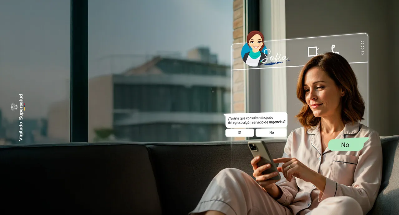 Paciente consulta al chatbot Sofía de la Clínica Iberoamérica en su celular para seguimiento después del egreso.
